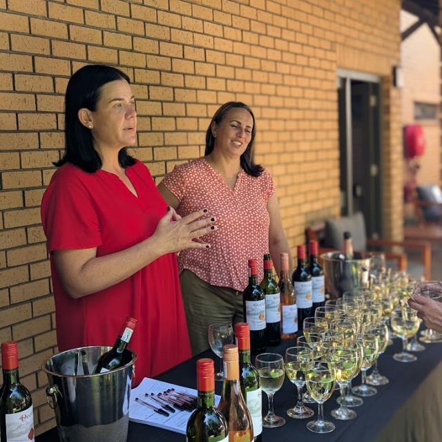 Sip & Paint Partner